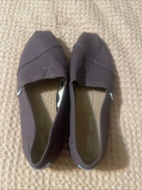 Toms Classic Slip-On Flats in Brown Canvas